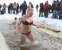 Более 40 тыс. человек посетили крещенские купания в Москве