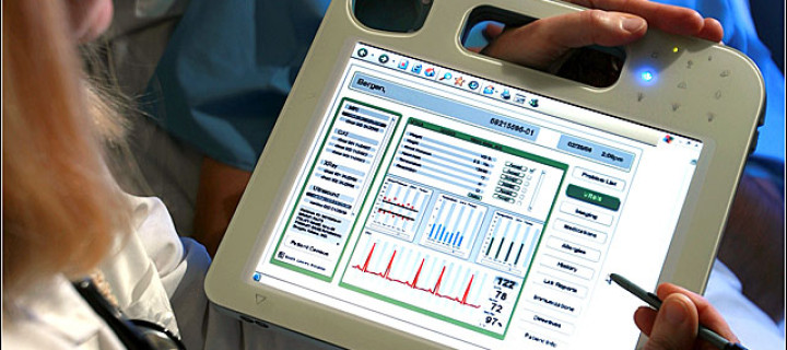 Московские поликлиники перейдут на электронные медицинские карты