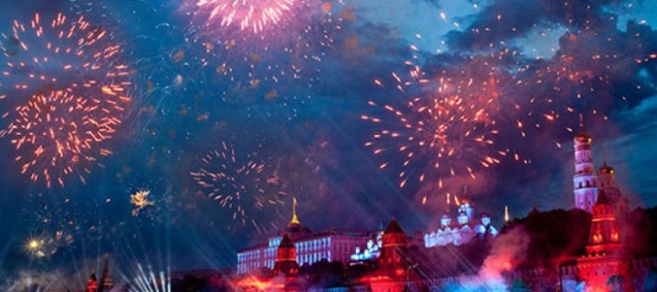 В День защитника Отечества небо Москвы украсят 10 тысяч салютных залпов