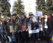 У посольства Украины в Москве скандируют «Савченко за решетку!»