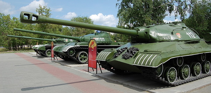 Выставка военной техники откроется в московском Парке Горького к 9 мая