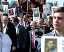 Более 700 тысяч человек приняли участие в акции «Бессмертный полк» в Москве