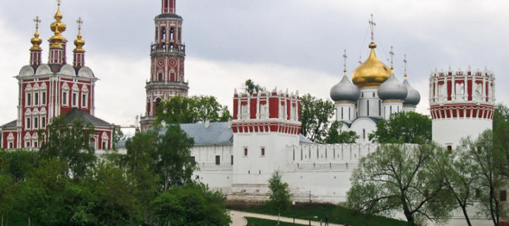Патриарх Кирилл освятил московский храм, взорванный Наполеоном
