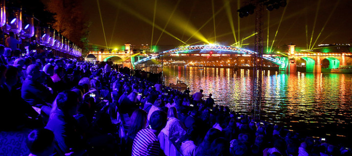Проекцию Керченского моста из воды и лучей лазера создадут на фестивале “Круг света”