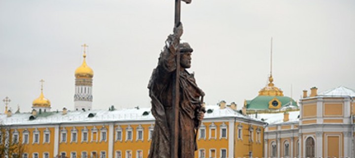 Президент и патриарх откроют памятник князю Владимиру