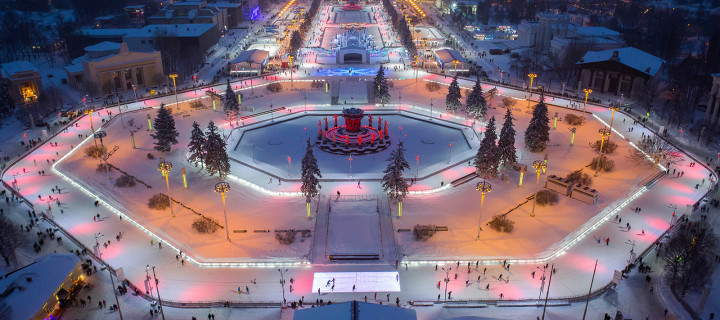Каток на ВДНХ в Москве признали крупнейшим в мире