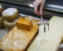Фестиваль сыра проходит на ВДНХ в Москве