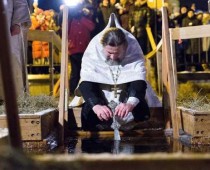 Православные христиане отмечают праздник Крещения Господня