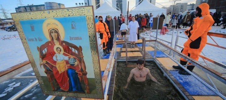 В Москве в крещенских купаниях приняли участие около 90 тыс. человек