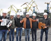 Норвежская рок-группа «D.D.E.» выступила в Мурманском морском торговом порту