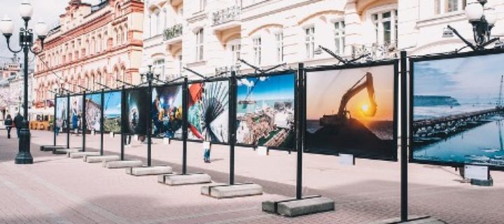 В Москве проходит фотовыставка о Крымском мосте