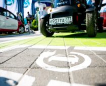 В Москве появились первые парковки для электромобилей