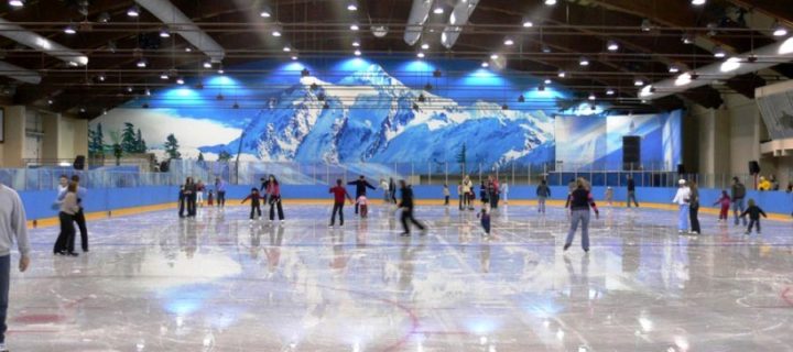 В Москве 1 ноября откроются 200 катков с искусственным льдом