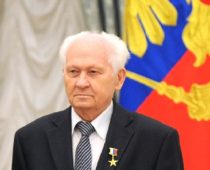Научный руководитель концерна «Алмаз-Антей» Павел Камнев отмечает 80-летие