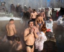 Места крещенских купаний в Москве посетили боле 160 тыс. человек