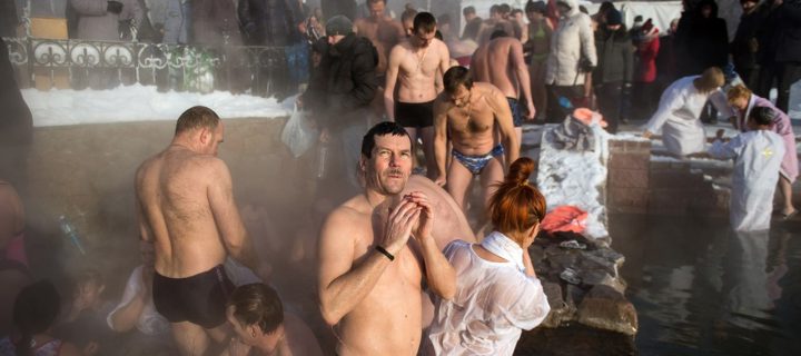 Места крещенских купаний в Москве посетили боле 160 тыс. человек