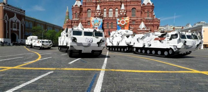 Зенитные комплексы «Тор-М2» и «Тор-М2ДТ» приняли участие в Параде Победы-2018