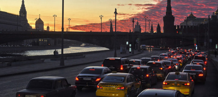 Москвичей предупредили о трудностях на дорогах в канун открытия ЧМ-2018