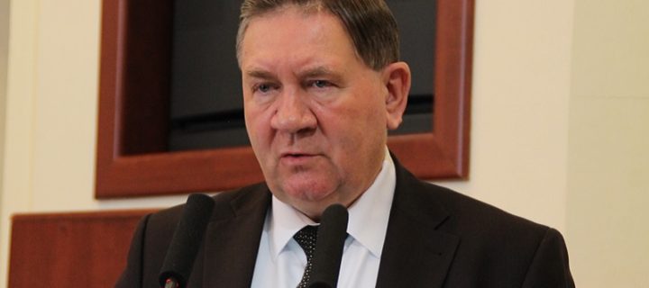 Экс-губернатор Курской области Михайлов стал сенатором
