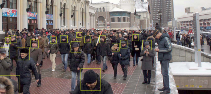 В Москве приставы начали искать должников с помощью уличных камер видеонаблюдения