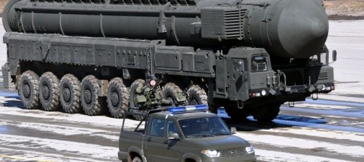 Военная техника, участвующая в параде 9 мая, прибыла в Москву