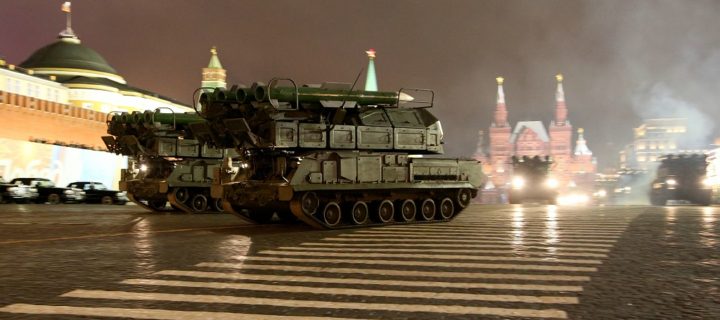 Московские улицы перекроют для ночных репетиций парада Победы