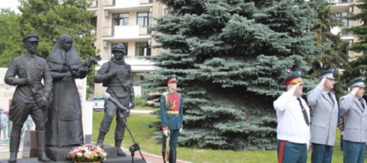 Памятник военным врачам открыли в Москве