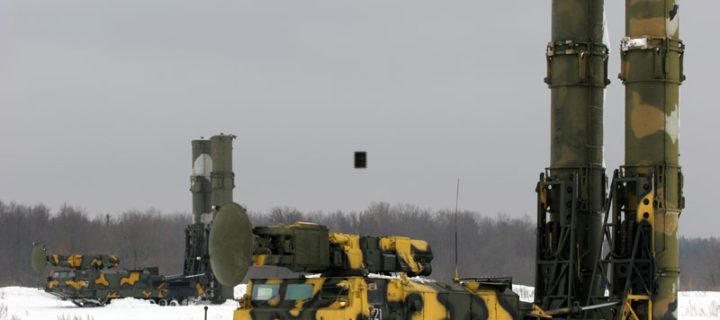 Зенитные комплексы С-300В отразили воздушную атаку на учениях в Подмосковье