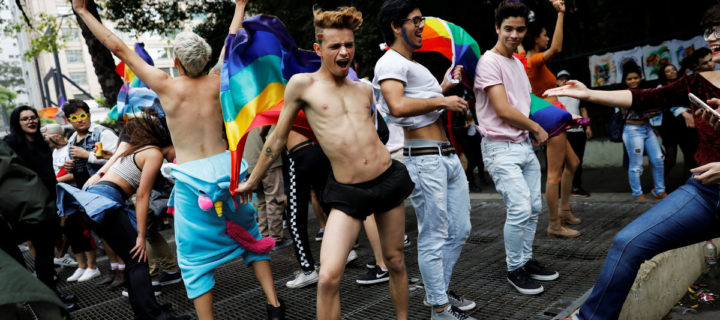 Власти Воронежской области проведут исследование 100 гомосексуалистов
