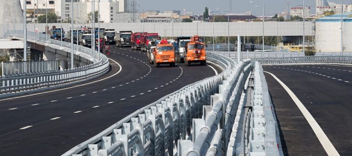 Почти 60 км дорог построят в Москве до конца года