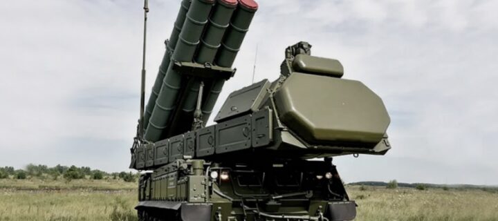 Расчеты ЗРК «Бук-М3» выполнили первые боевые стрельбы на полигоне в Астраханской области