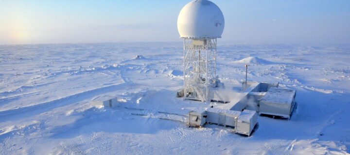 Расчеты РЛС “Сопка-2” обнаружили БПЛА условного противника над Арктической территорией