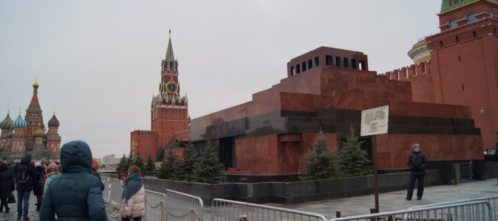 Допуск к мавзолею Ленина возобновится 17 апреля