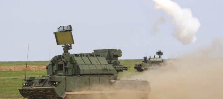 Зенитчики ЮВО выполнили пуски боевых ракет из ЗРК «Тор-М2» в Астраханской области