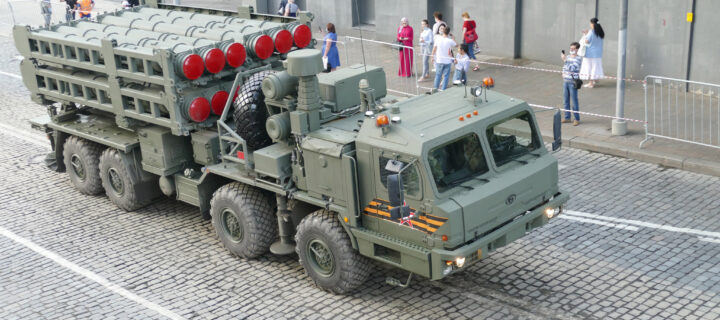Южный военный округ получил на вооружение ЗРС С-350 «Витязь»