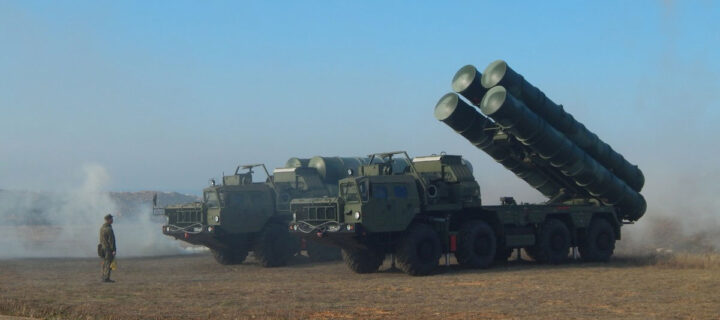 Расчёты ЗРC С-400 «Триумф» в Крыму провели учение по охране воздушного пространства