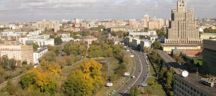 В центре Москвы благоустроят Конюшковскую улицу