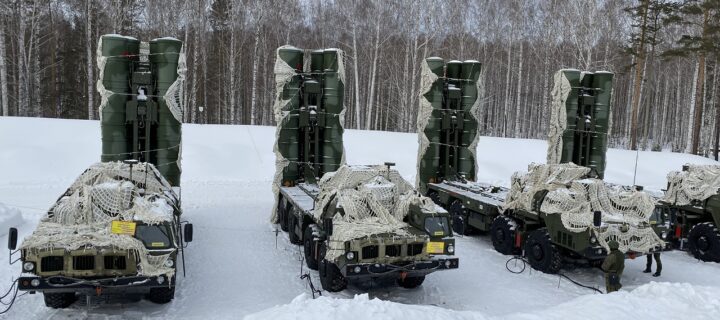 Системы ПВО С-400 на учениях в Сибири уничтожили около 50 воздушных объектов