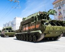 Расчеты ЗРК «Тор-М2» успешно поразили маневрирующие цели в Астраханской области