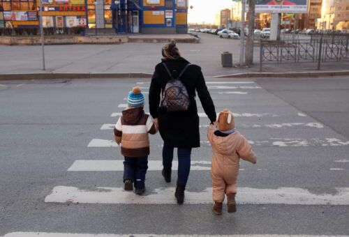 В России родители 440 тысяч детей от восьми до 17 лет получили выплаты