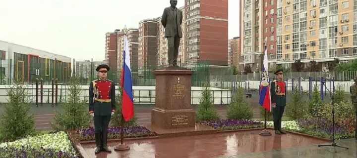 В Москве открыли памятник разведчику Вартаняну