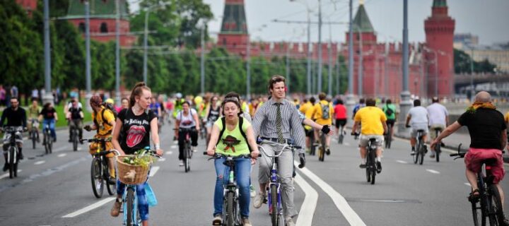 В центре Москвы в субботу из-за велогонки перекроют автомобильное движение