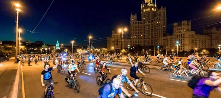 В субботу в центре Москвы ограничат движение транспорта из-за велофестиваля