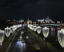 Уличное освещение Москвы перевели на зимний режим работы