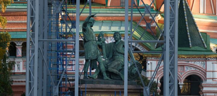 На Красной площади завершена реставрация памятника Минину и Пожарскому