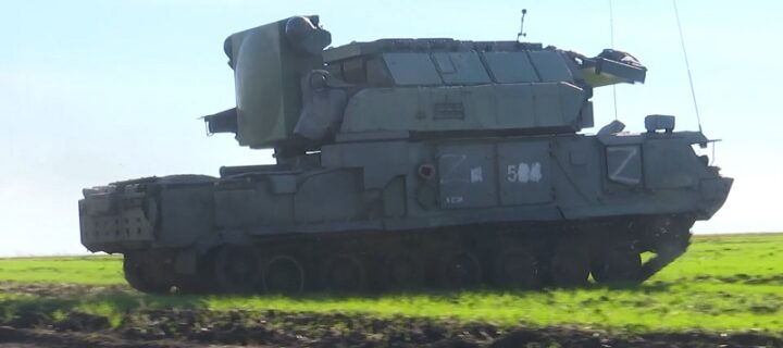 Расчеты ЗРК «Тор-М2» успешно обороняют с воздуха российские войска в зоне СВО на Донбассе