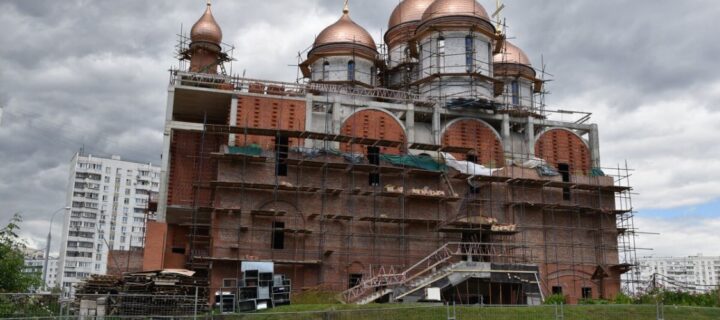 В Москве до 2025 года появится еще два православных храма