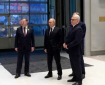 Президент России Владимир Путин посетил Обуховский завод концерна «Алмаз-Антей»