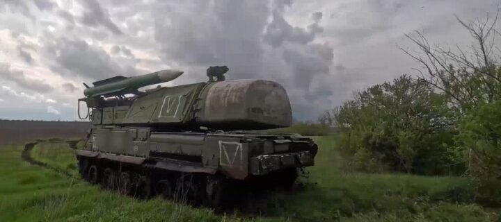 Небо над Донбассом надежно прикрывают расчеты зенитных ракетных комплексов “Бук-М1”