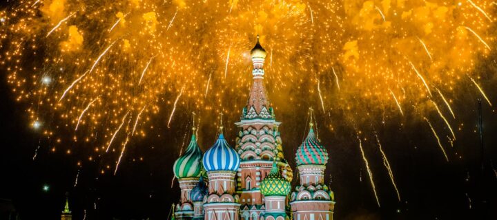 Небо Москвы в честь Дня Победы украсят свыше 12 тысяч фейерверков